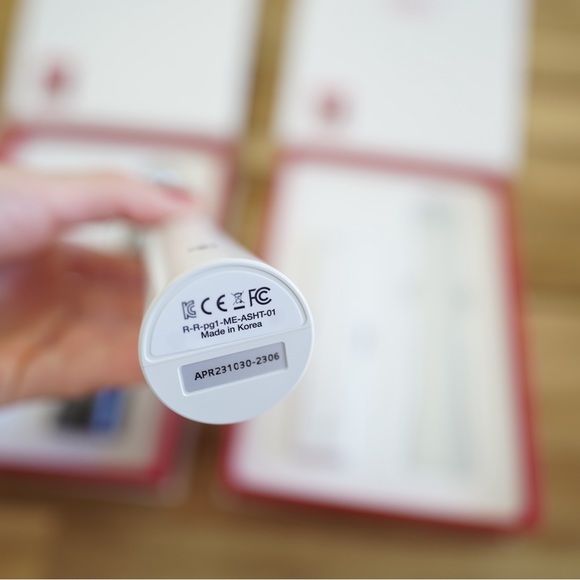 Medicube devices Special bundle!! - Picture 3 of 13